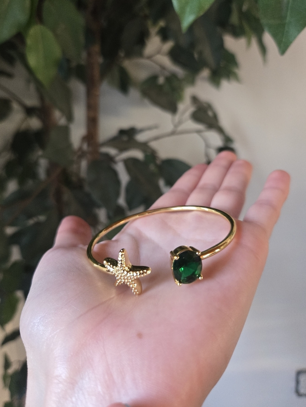 18k Gold Starfish Cuff